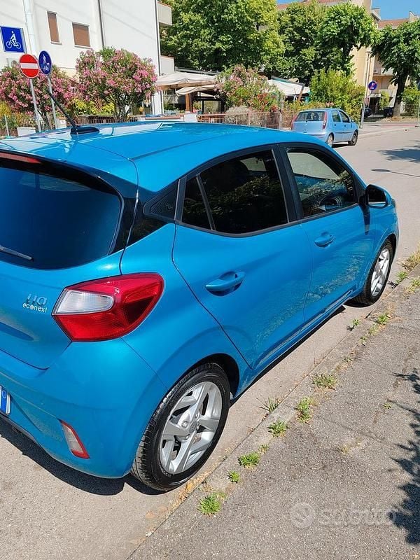 Usata Hyundai i10 67 CV (49 kW) 2021 Blu Utilitaria