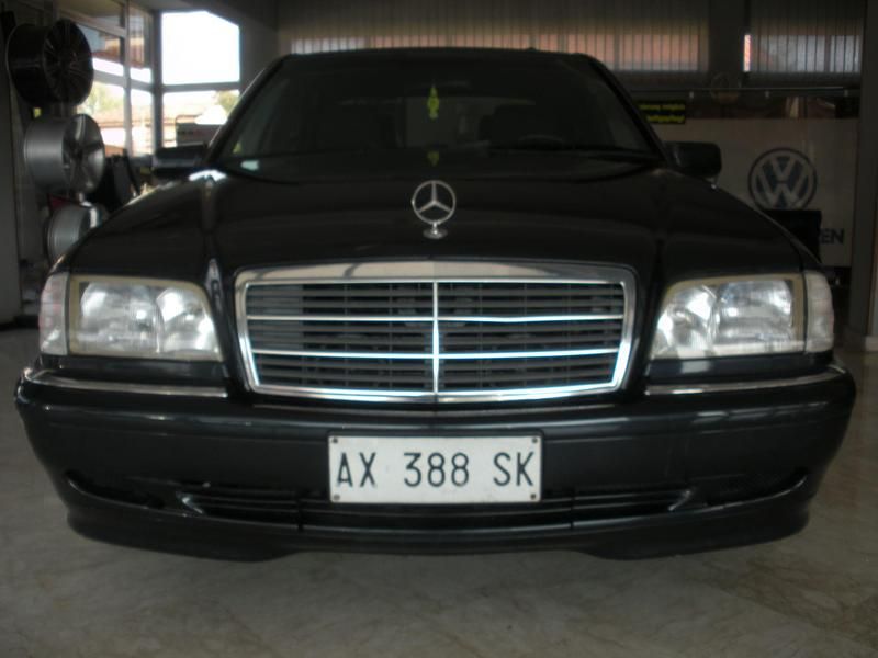 Usata Mercedes C200 192 CV (141 kW) 1998 Nero Berlina