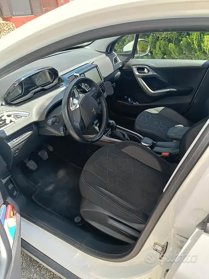 Usata Peugeot 2008 82 CV (60 kW) 2018 SUV