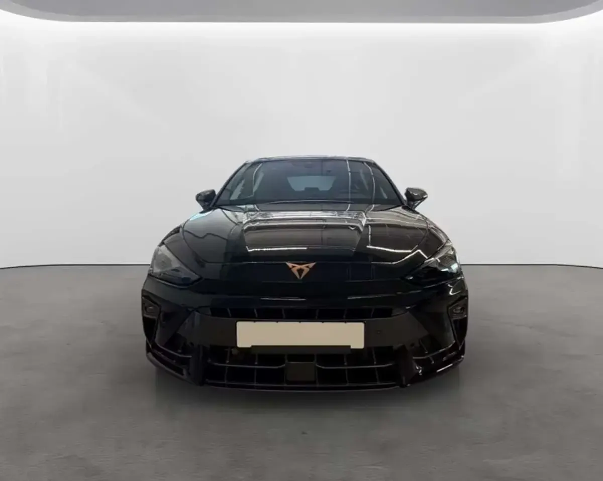 Usata Cupra Leon 204 CV (150 kW) 2025 Nero Monovolume