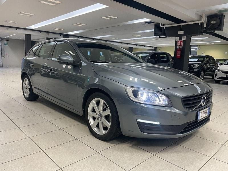 Usata Volvo V60 Business Edition 150 CV (110 kW) 2016 Grigio Station wagon