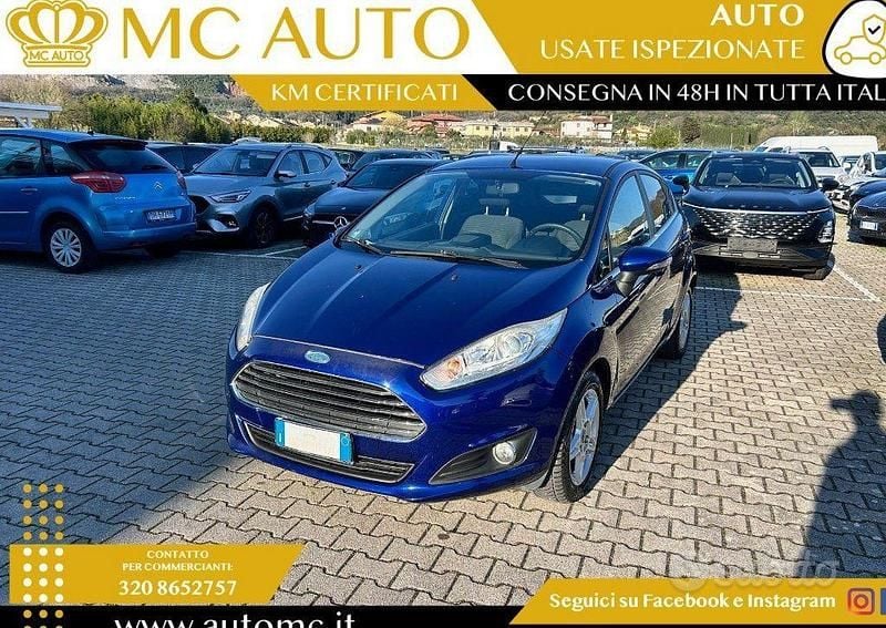 Usata Ford Fiesta 75 CV (55 kW) 2015 Blu Berlina