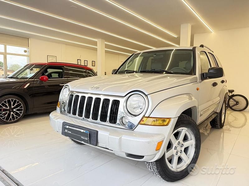 Usata Jeep Cherokee Limited 163 CV (119 kW) 2007 Grigio SUV