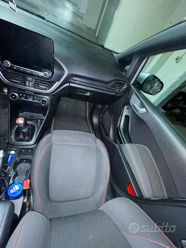 Usata Ford Fiesta ST-Line 86 CV (63 kW) 2019 Grigio Utilitaria