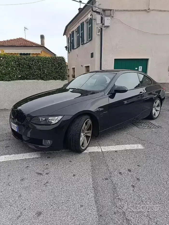 Usata BMW 320 Efficient Dynamics 177 CV (130 kW) 2007 Nero Coupé