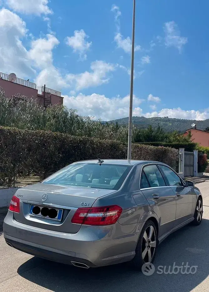 Usata Mercedes E220 Avantgarde 184 CV (135 kW) 2012 Grigio Berlina