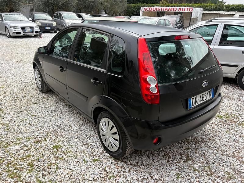 Usata Ford Fiesta Ghia 68 CV (50 kW) 2008 Nero Utilitaria