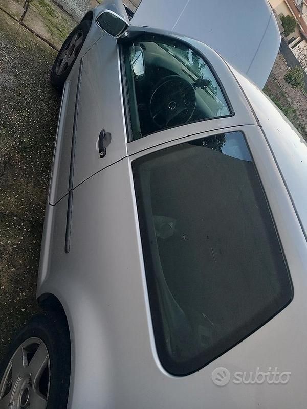 Usata VW Golf IV 101 CV (74 kW) 2000 Grigio Utilitaria