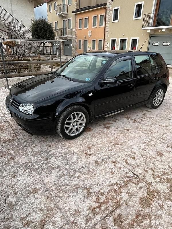 Usata VW Golf IV 130 CV (95 kW) 2002 Nero Berlina