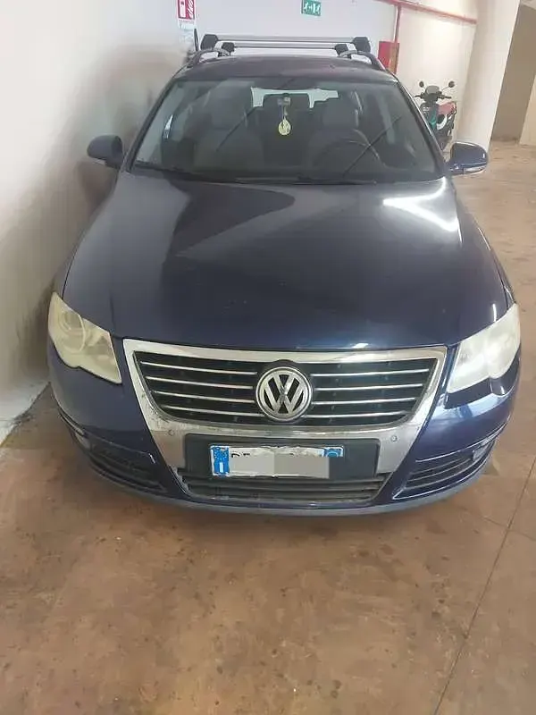 Usata VW Passat Business 140 CV (102 kW) 2008 Blu/azzurro Station wagon