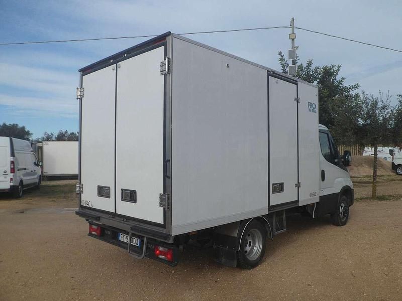 Usata Iveco Daily 140 CV (102 kW) 2020 Bianco Furgone