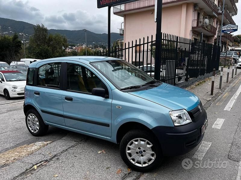 Usata Fiat Panda 4x4 60 CV (44 kW) 2005 Blu Utilitaria
