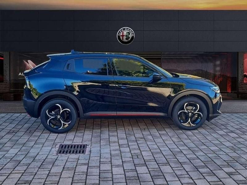 Nuova Alfa Romeo Junior Edizione Speciale 114 kW (156 CV) 2025 Nero SUV