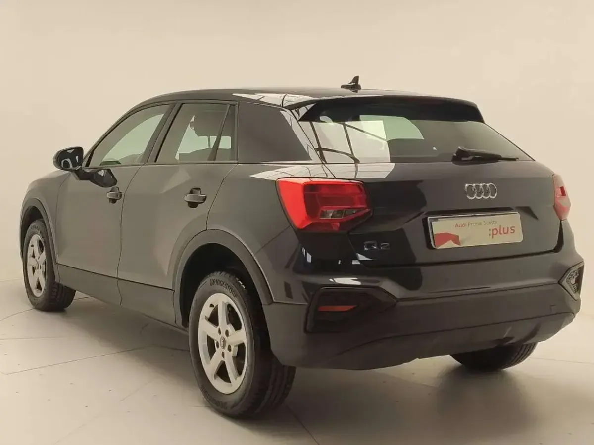 Usata Audi Q2 Business 116 CV (85 kW) 2023 Grigio manhattan SUV