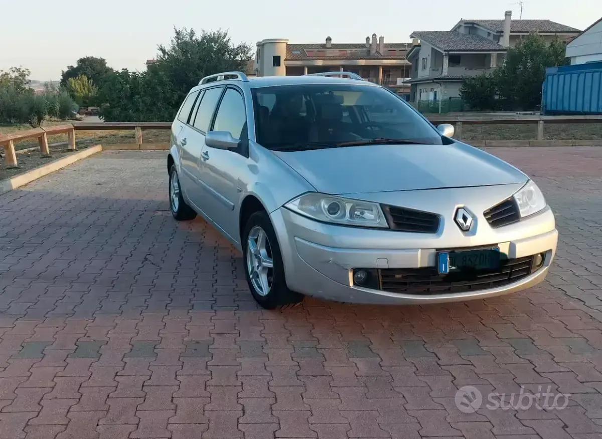 Usata Renault Mégane GrandTour 106 CV (77 kW) 2008 Grigio Station wagon