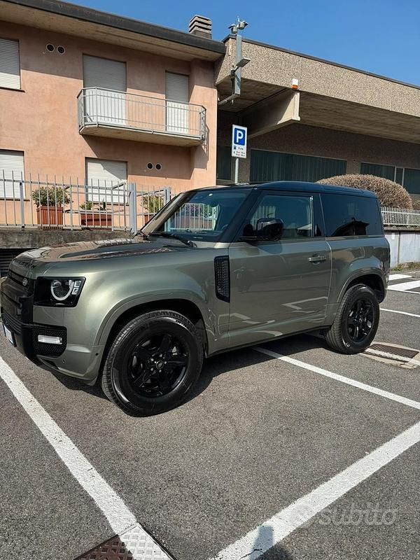 Usata Land Rover Defender 200 CV (147 kW) 2021 Verde SUV
