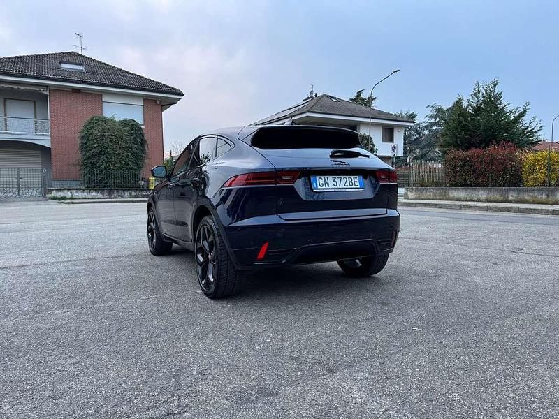 Begagnad Jaguar E-Pace R-Dynamic 204 HK (150 kW) 2023 Blå SUV