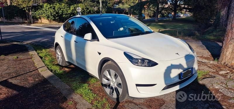 Bianco Usata 2024 Tesla Model Y RWD SUV | 34.000 € (Super prezzo) - Immagine 1/4
