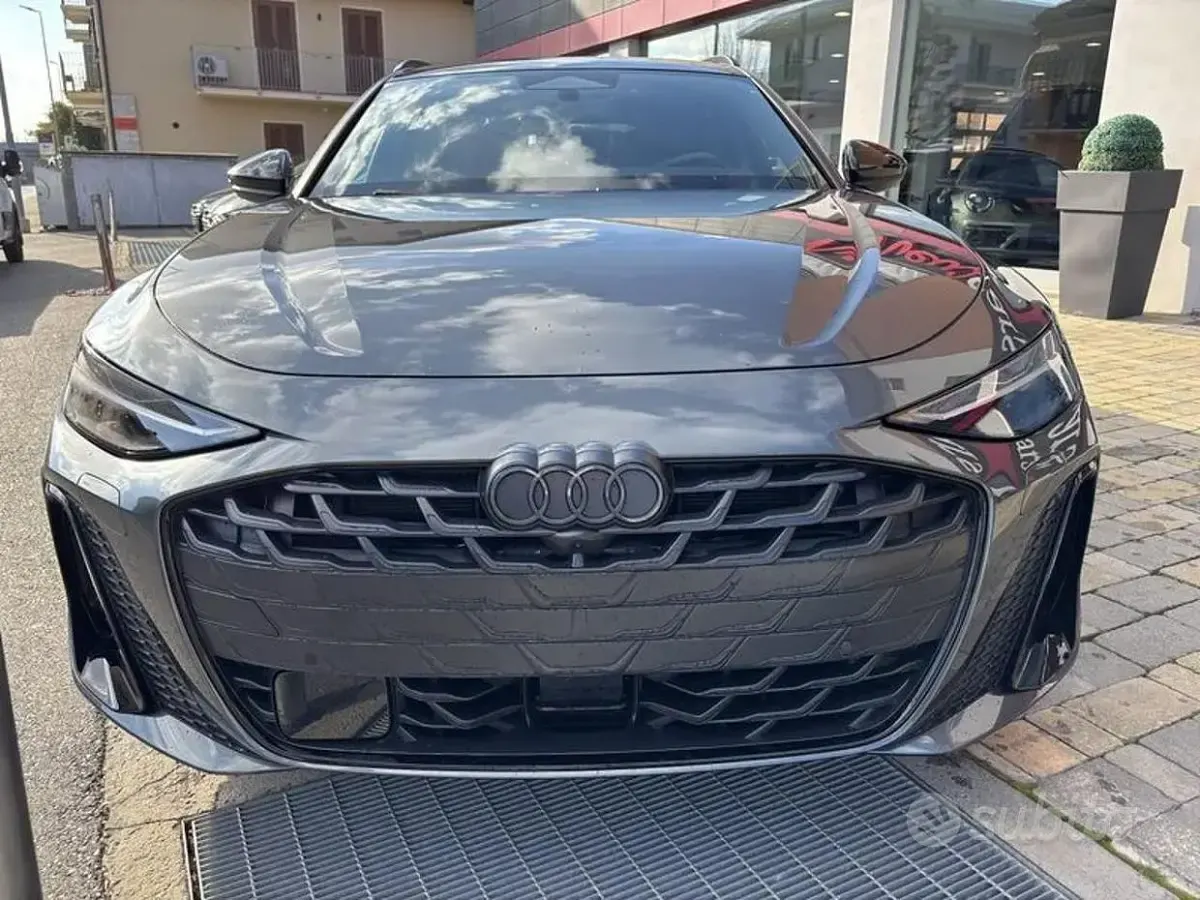 Nuova Audi A6 S-Line 204 CV (150 kW) 2025 Giallo Station wagon