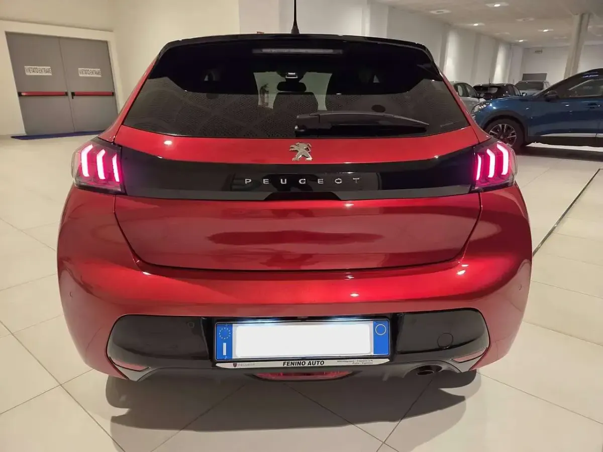 Usata Peugeot 208 Allure 101 CV (74 kW) 2022 Other Utilitaria