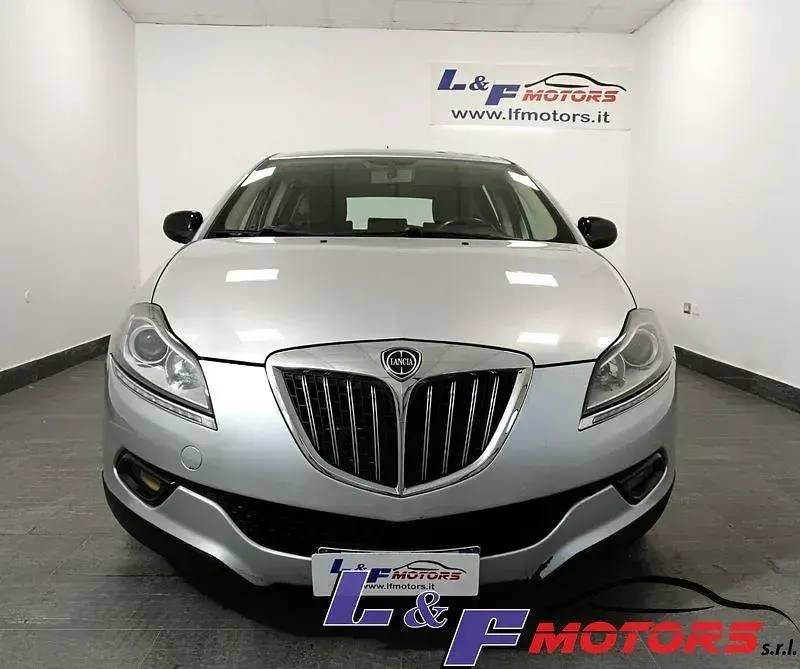Usata Lancia Delta 120 CV (88 kW) 2009 Argento Utilitaria