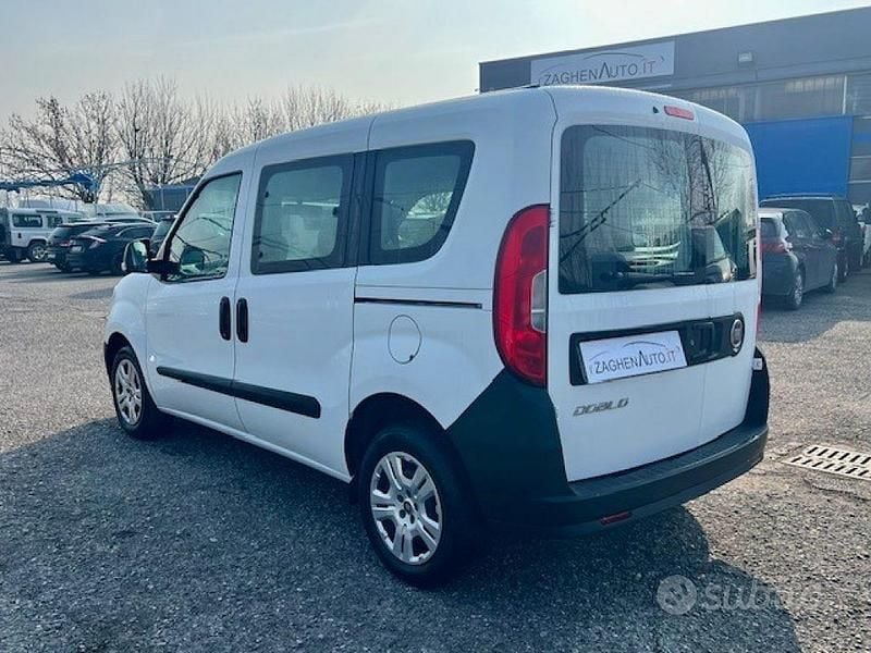 Usata Fiat Doblò S 105 CV (77 kW) 2021 Bianco Monovolume