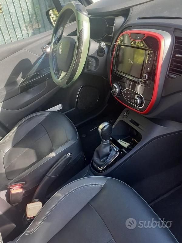 Usata Renault Captur 90 CV (66 kW) 2016 Grigio SUV