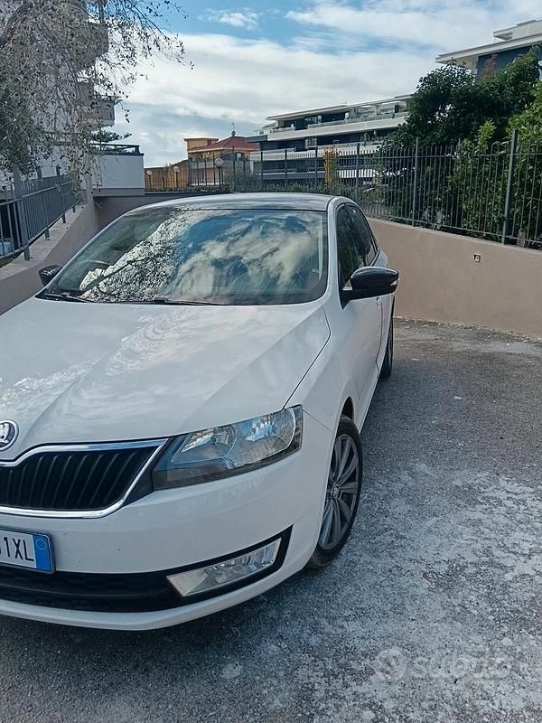 Usata Skoda Rapid 105 CV (77 kW) 2016 Bianco Berlina