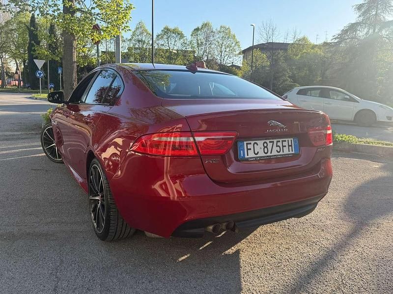 Usata Jaguar XE R-Sport 179 CV (131 kW) 2016 Bordo Berlina