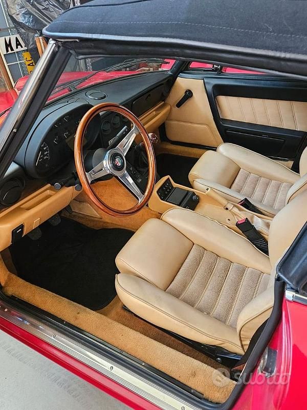 Usata Alfa Romeo Spider 122 CV (89 kW) 1991 Rosso Cabrio