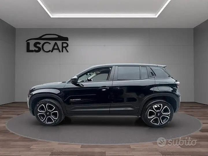 Usata Jeep Avenger Summit 101 CV (74 kW) 2023 Nero SUV