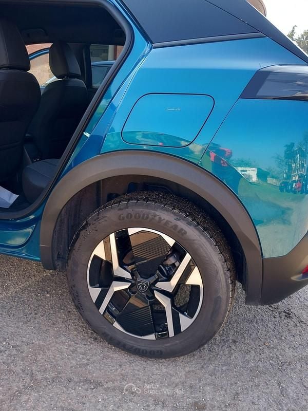 Begagnad Peugeot 2008 Allure 101 HK (74 kW) 2025 Blå SUV