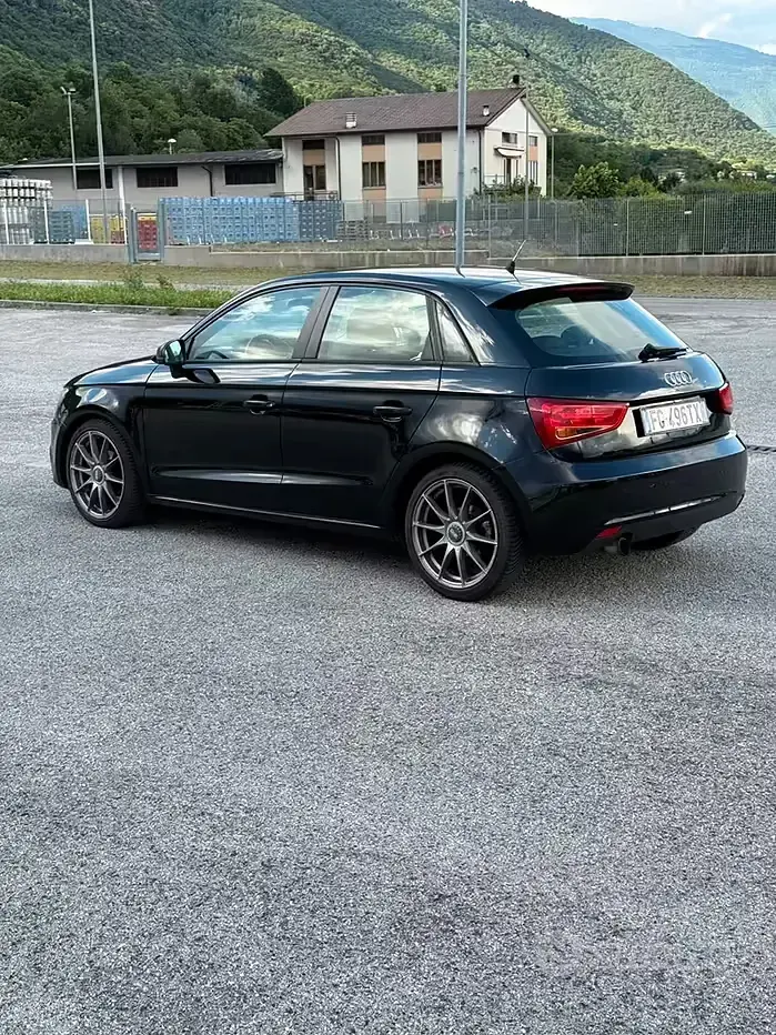Usata Audi A1 Sportback 86 CV (63 kW) 2017 Nero Utilitaria