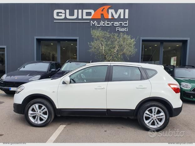Usata Nissan Qashqai Acenta 131 CV (96 kW) 2012 Bianco SUV