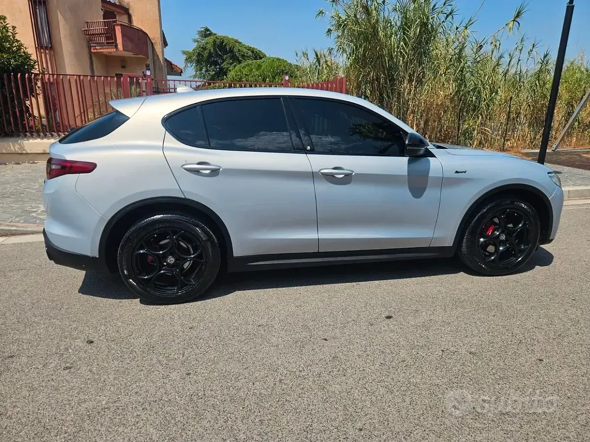 Usata Alfa Romeo Stelvio Sprint 190 CV (139 kW) 2021 Grigio SUV