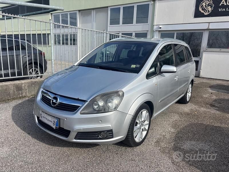 Usata Opel Zafira Cosmo 101 CV (74 kW) 2007 Grigio Monovolume