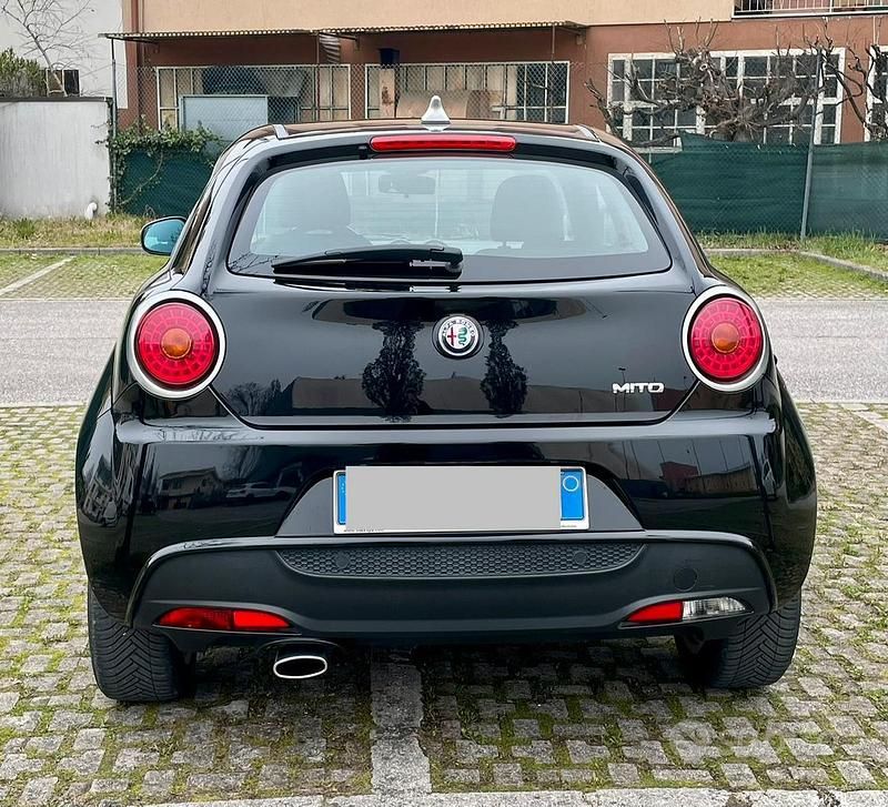Usata Alfa Romeo MiTo Super 77 CV (56 kW) 2016 Nero Utilitaria