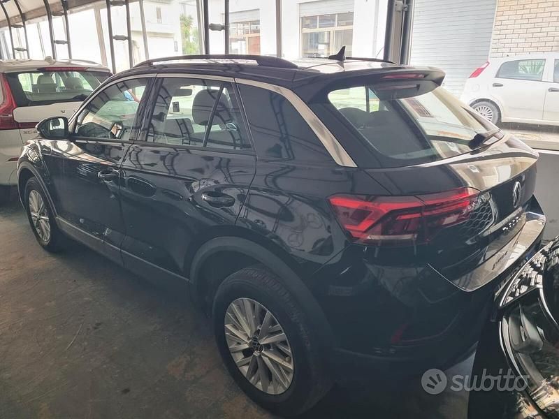 Usata VW T-Roc Life 115 CV (84 kW) 2022 Nero SUV