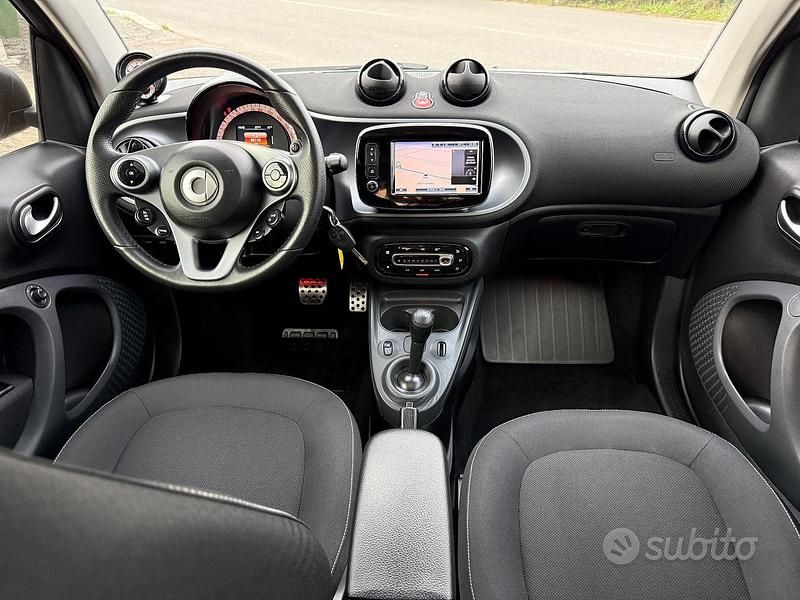 Usata Smart ForTwo Coupé Superpassion 71 CV (52 kW) 2019 Bianco Coupé