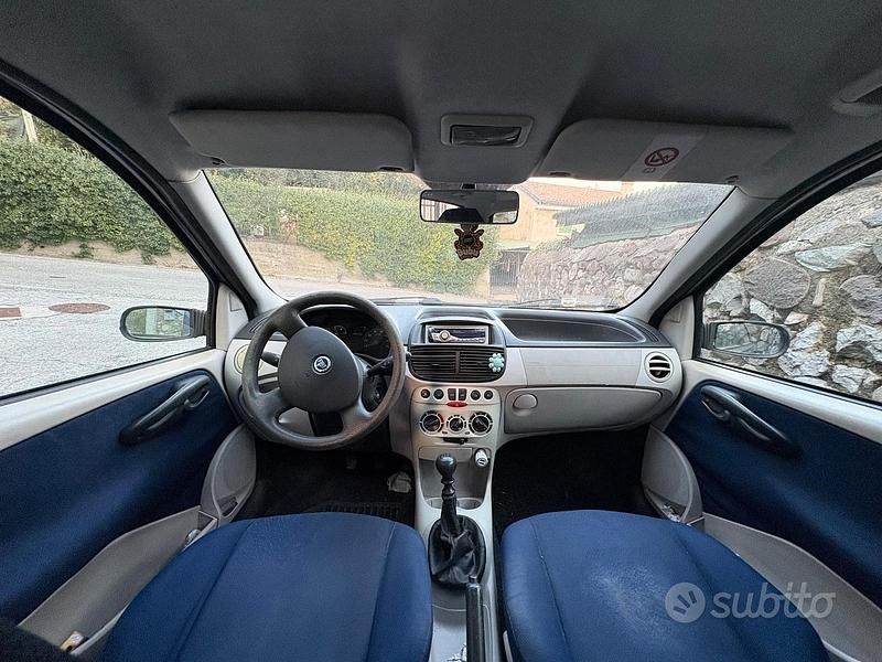 Usata Fiat Punto 60 CV (44 kW) 2004 Utilitaria