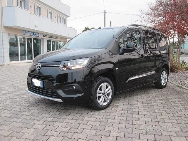 Usata Toyota Proace Verso City 110 CV (80 kW) 2023 Nero Station wagon