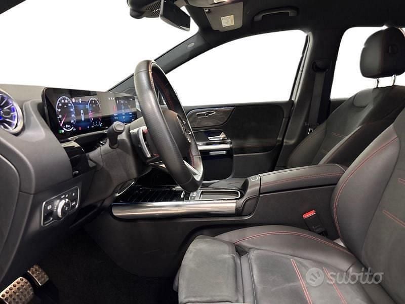 Usata Mercedes B200 AMG line 149 CV (109 kW) 2024 Grigio Monovolume