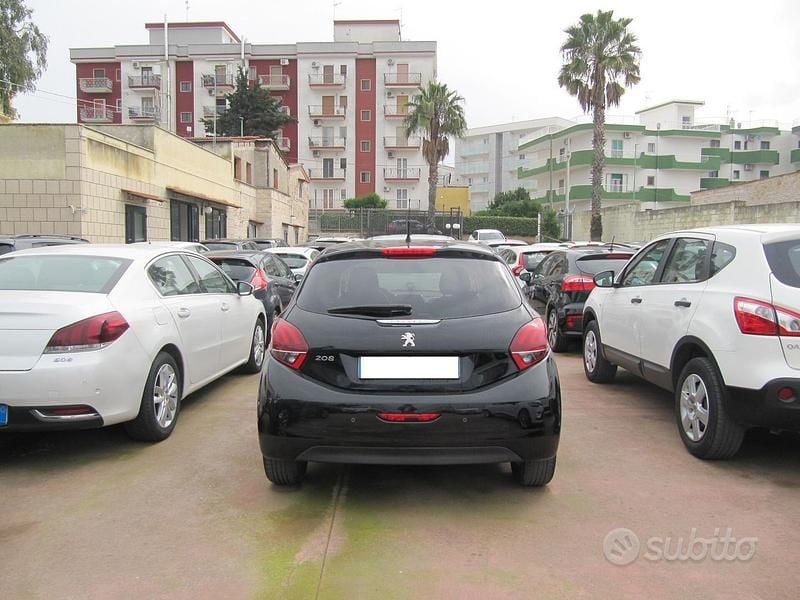 Usata Peugeot 208 Allure 101 CV (74 kW) 2020 Nero Utilitaria