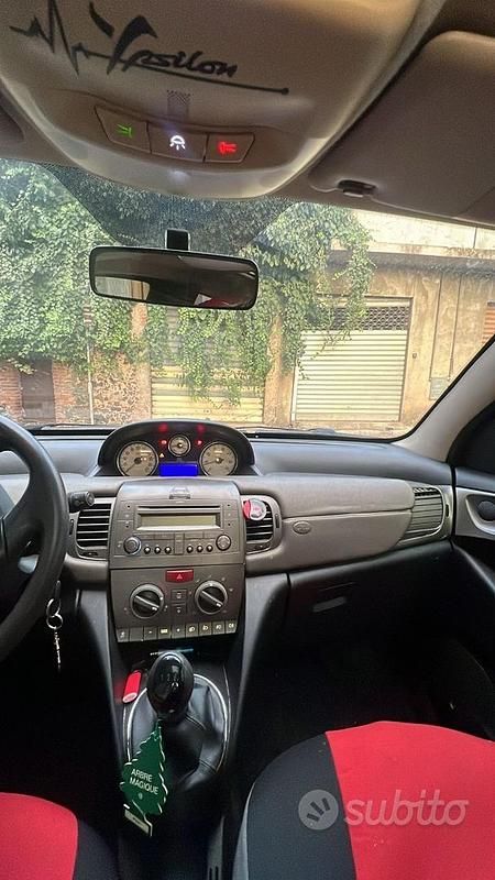 Usata Lancia Ypsilon 69 CV (50 kW) 2007 Nero Utilitaria