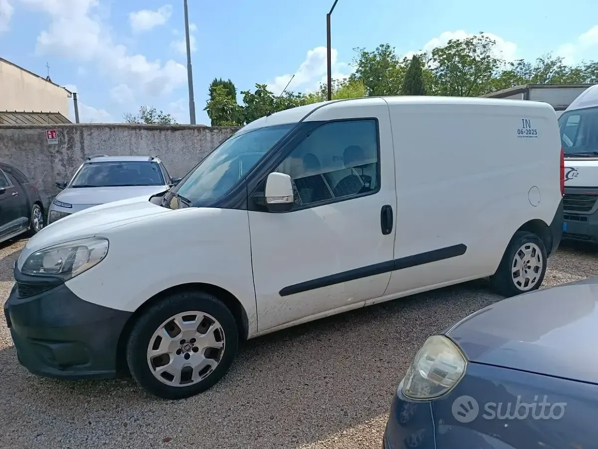 Usata Fiat Doblò 105 CV (77 kW) 2016 Bianco Monovolume