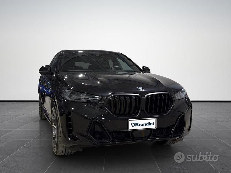 Usata BMW X6 M Sport 298 CV (219 kW) 2025 Black sapphire met. SUV