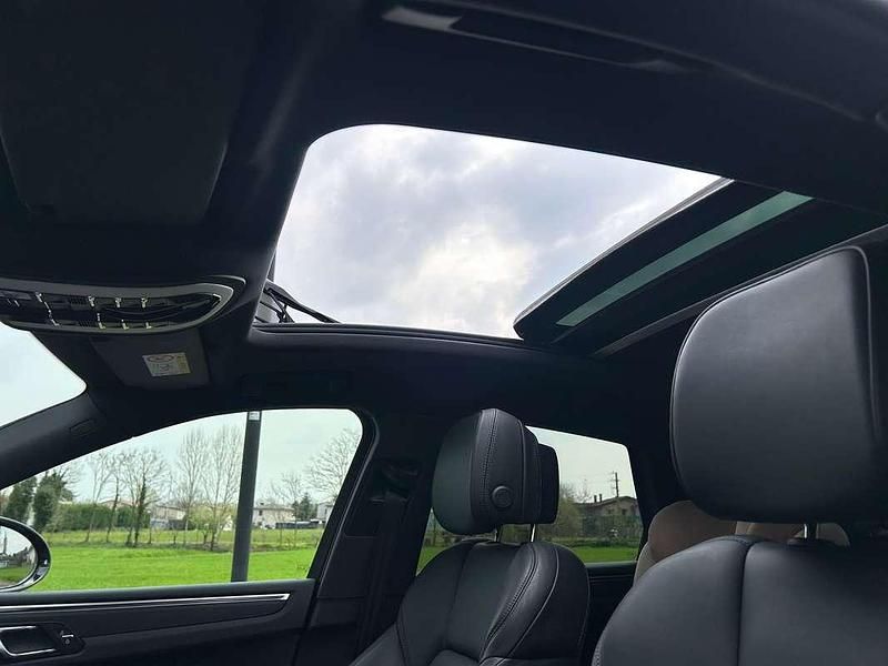 Usata Porsche Macan 265 CV (194 kW) 2023 Nero SUV