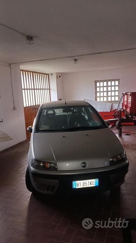 Usata Fiat Punto 54 CV (39 kW) 2002 Grigio Utilitaria