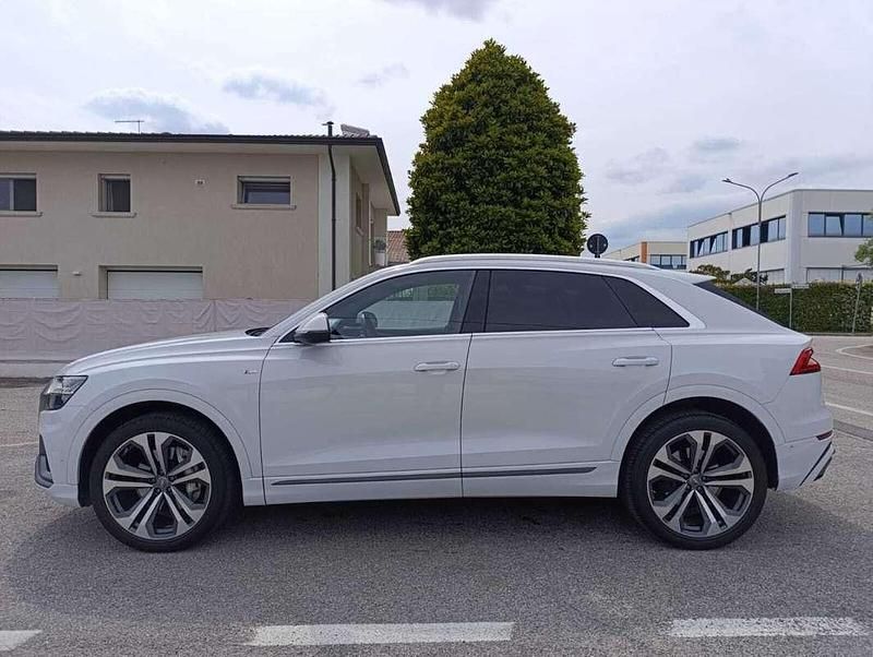 Usata Audi Q8 286 CV (210 kW) 2019 Bianco SUV