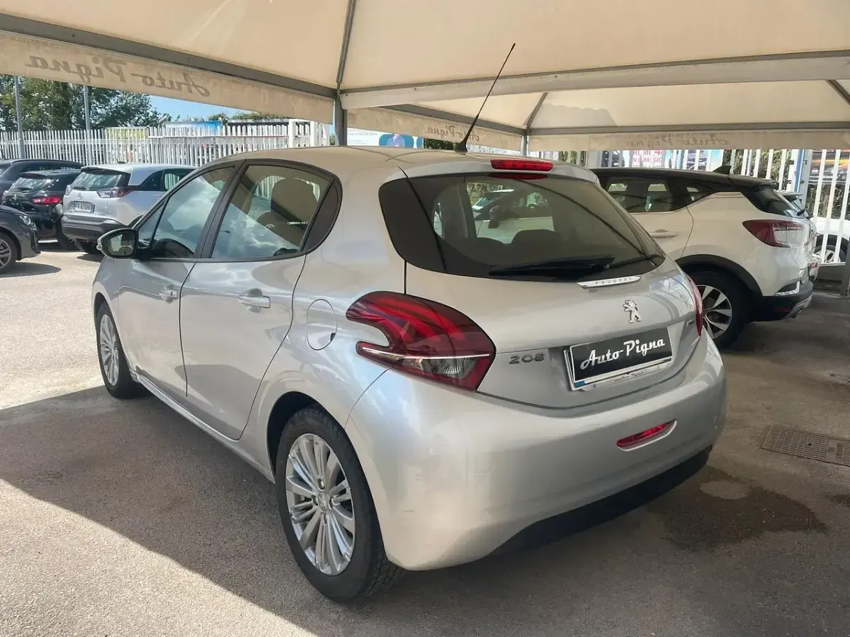 Usata Peugeot 208 Allure 82 CV (60 kW) 2016 Argento Utilitaria